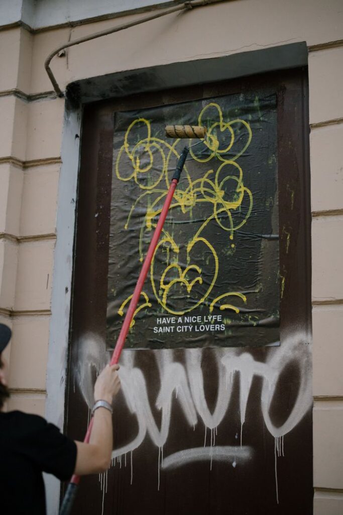 Rimozione graffiti su facciate condominiali a Roma